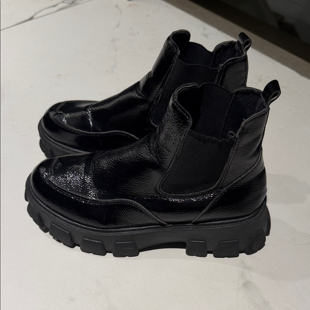 Black Chunky Chelsea Boots